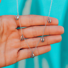 Load image into Gallery viewer, Cowrie Choker
