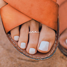 Load image into Gallery viewer, Wave Band Toe Ring
